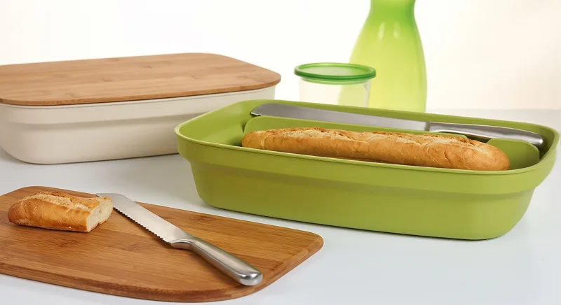 Bread bin with bamboo lid and knife