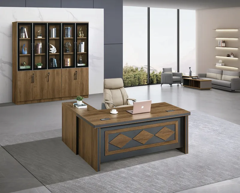 4-person workstation