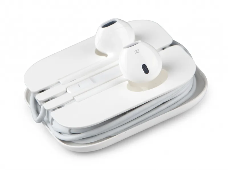 Wired in-ear earphones, white
